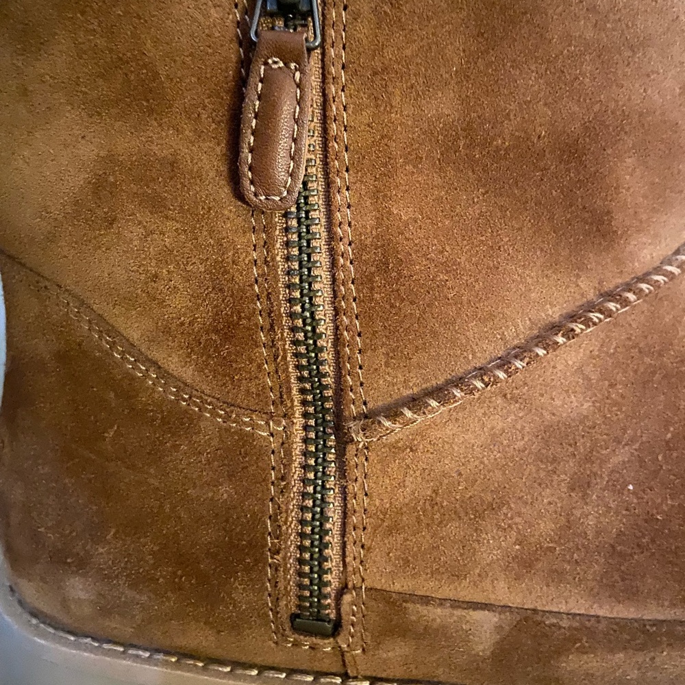 Ugg Classic Mini Bailey Zip - In Good Preowned Co… - image 5